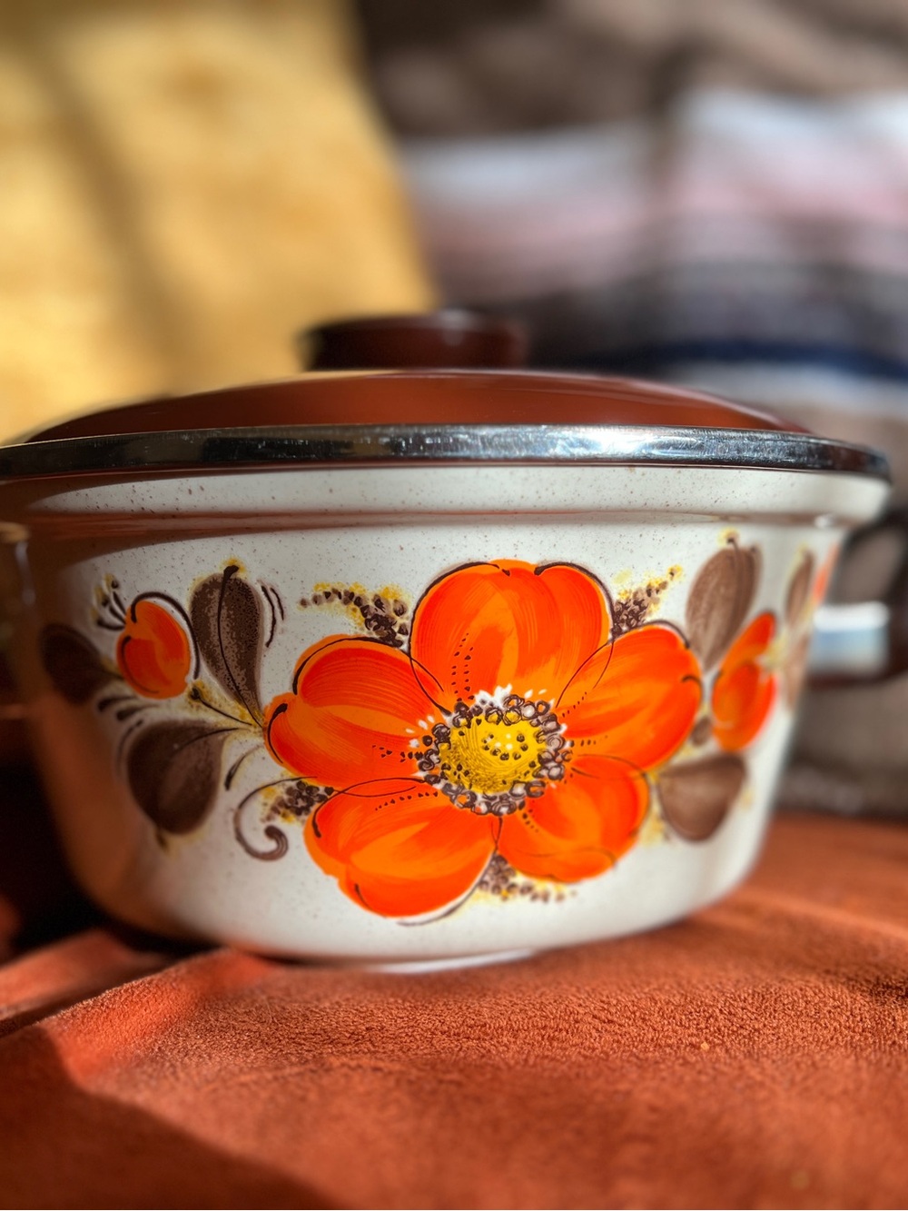 Vintage Floral Covered Casserole - Orange Brown- Sanko show pan